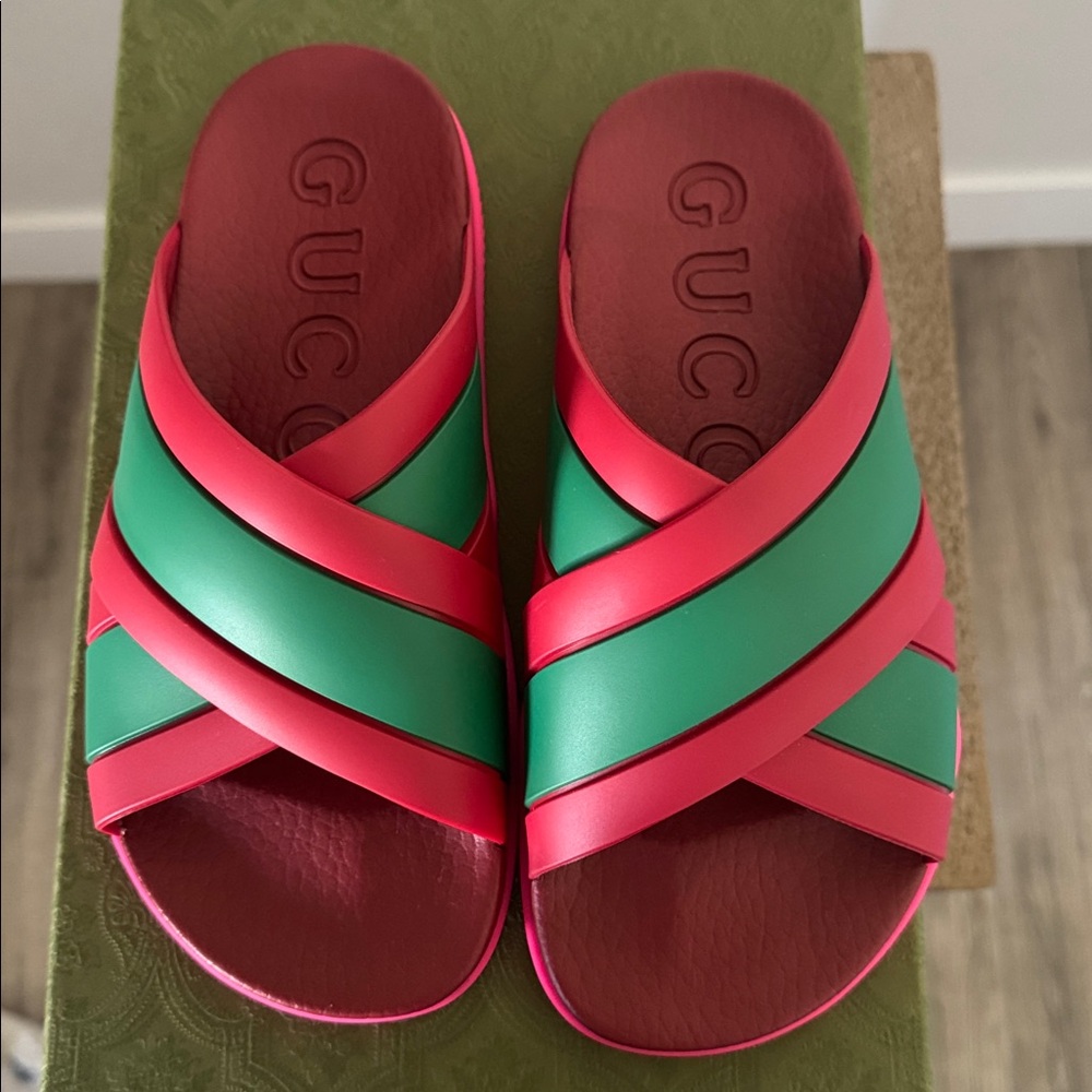 NWT * Gucci Neon Pink and Emerald Green Crisscross Slide Sandals - Picture 6 of 7